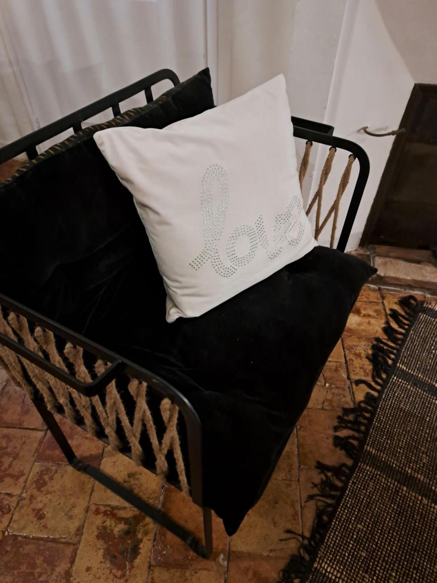 Hotel Le Patio De Sophie Систерон Номер фото